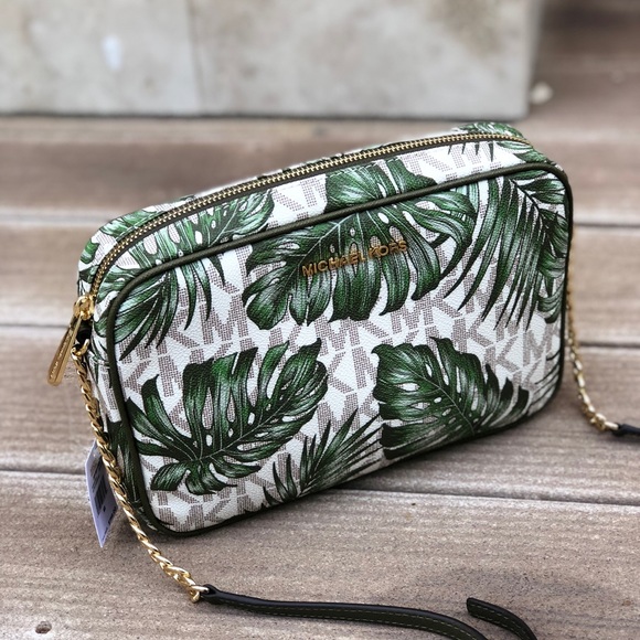 Authentic Michael Kors jet set chain crossbody - Picture 2 of 7